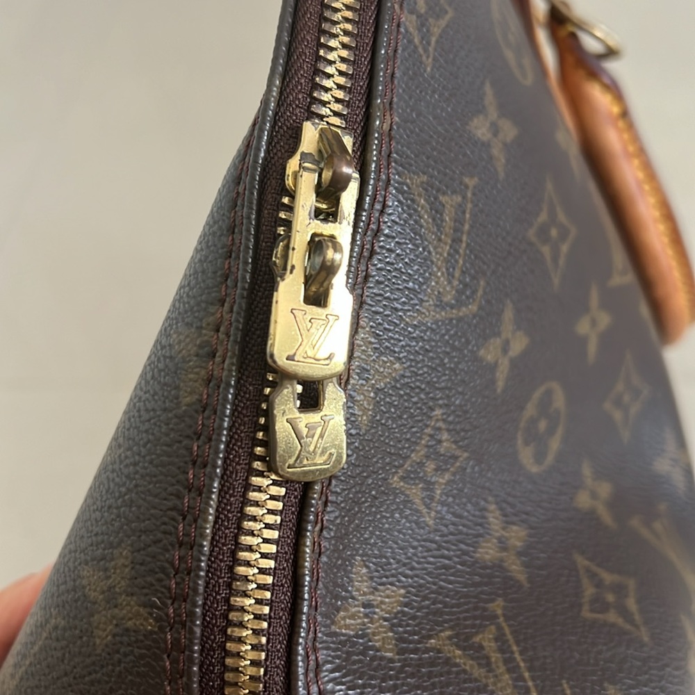Louis Vuitton Brown Monogram Handbag - Picture 8 of 16